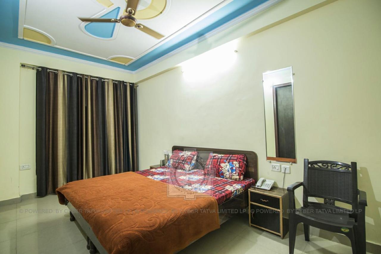 Hôtel Gopi Dham à Haridwār Extérieur photo