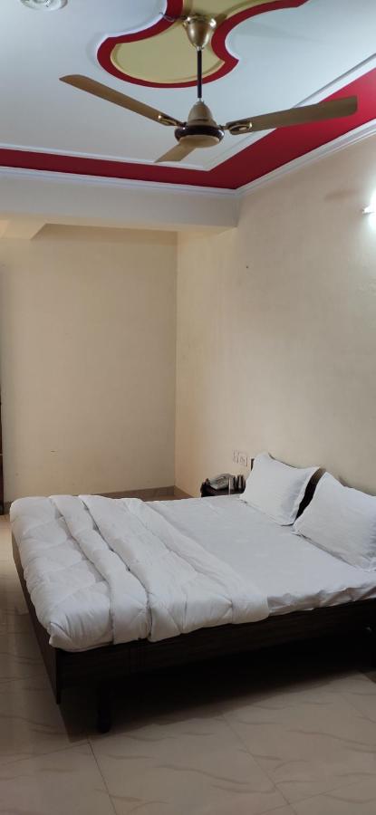 Hôtel Gopi Dham à Haridwār Extérieur photo