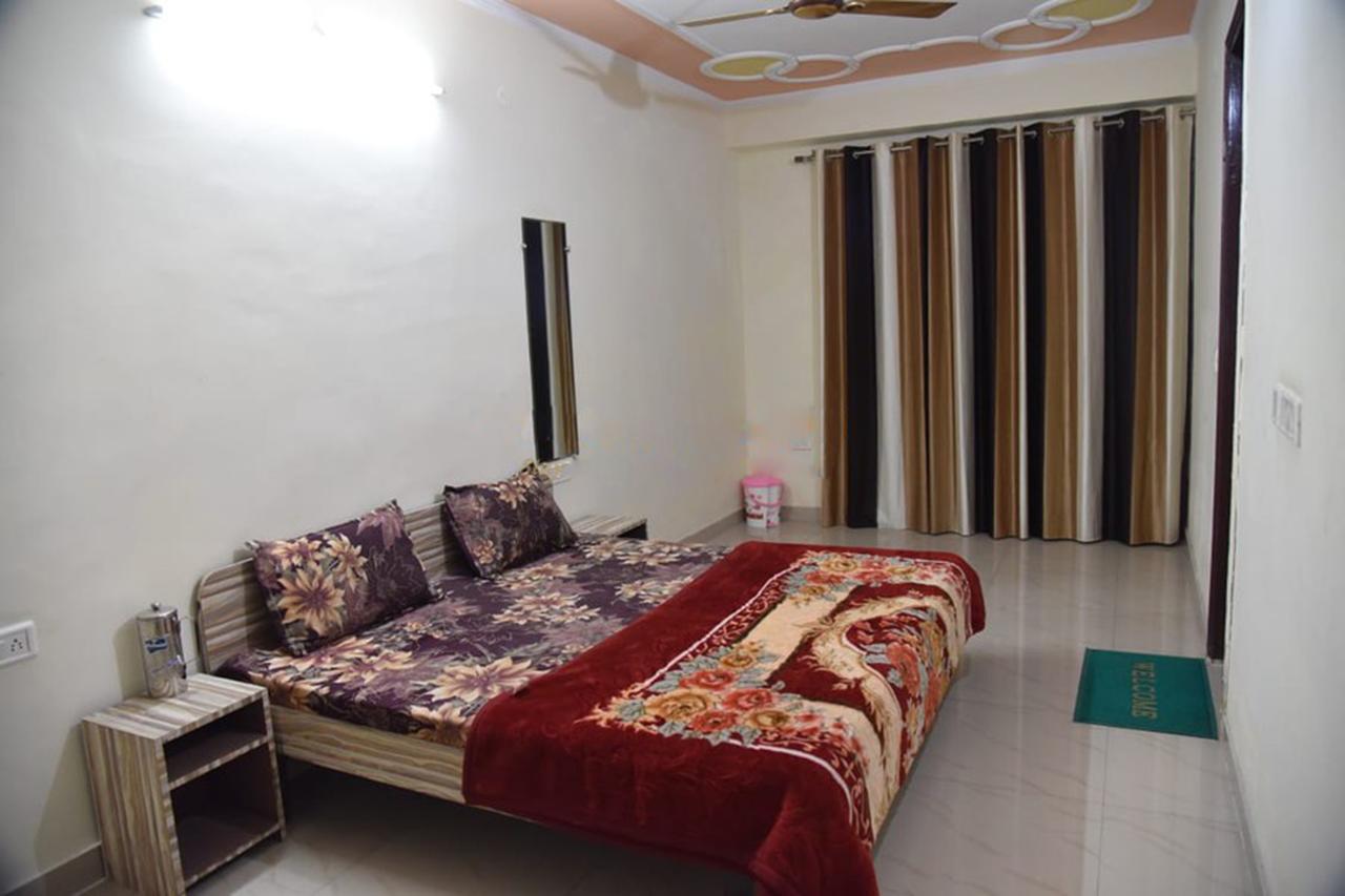 Hôtel Gopi Dham à Haridwār Extérieur photo