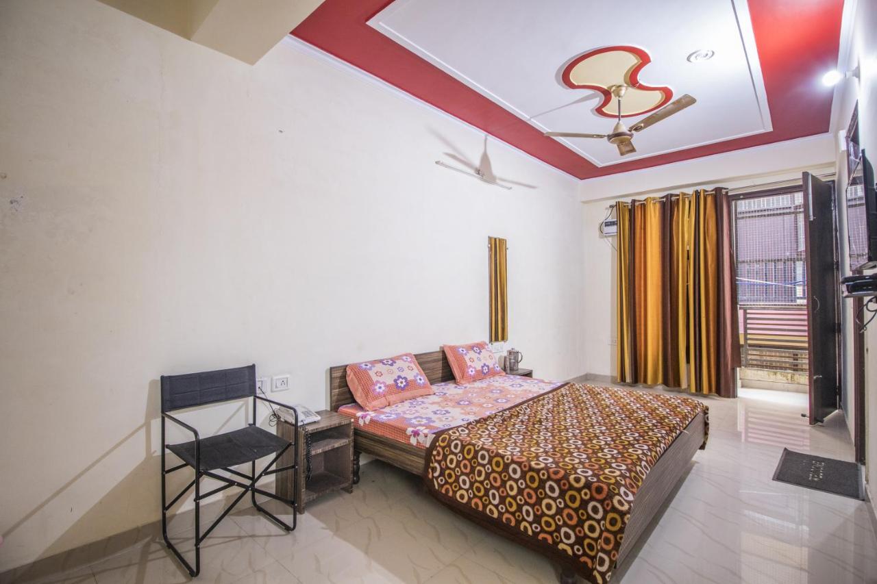 Hôtel Gopi Dham à Haridwār Extérieur photo