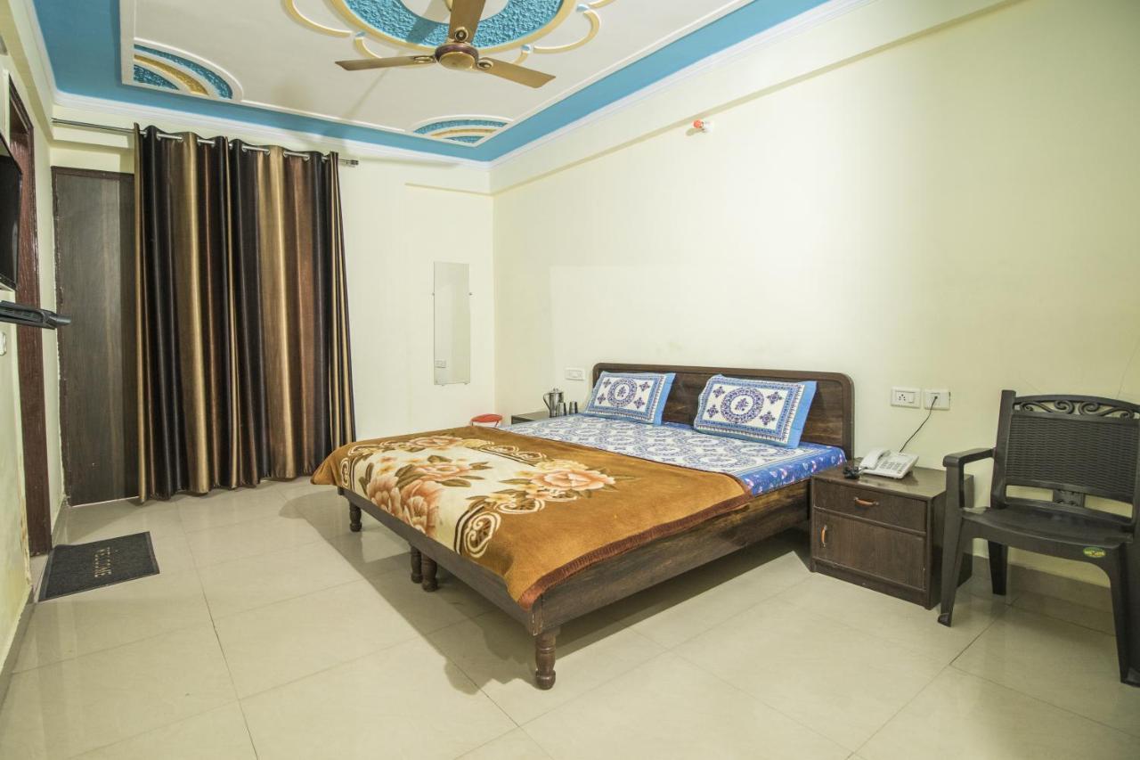 Hôtel Gopi Dham à Haridwār Extérieur photo