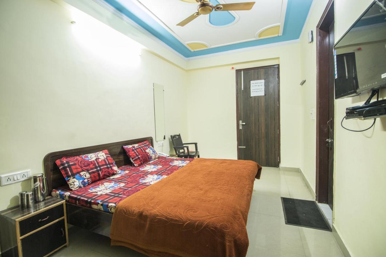 Hôtel Gopi Dham à Haridwār Extérieur photo