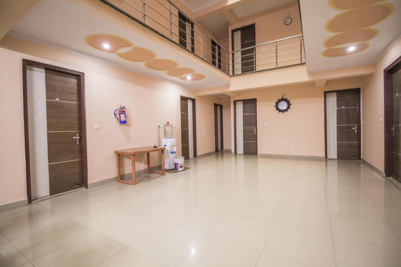Hôtel Gopi Dham à Haridwār Extérieur photo